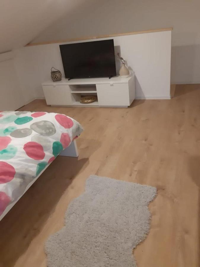 Apartman Hmelina Vrsi Exterior photo